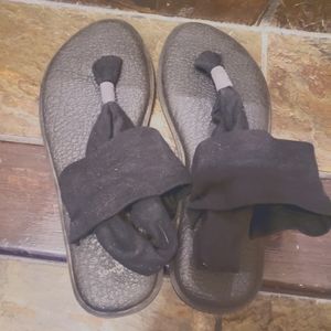 Sanuk sandals ladies size 7